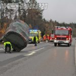 Armee-Hänger abgerissen – Auto kracht hinein