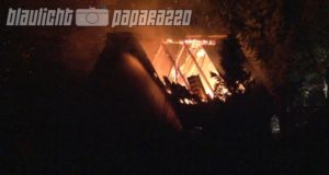 Soculahora: Schuppen brennt in voller Ausdehnung