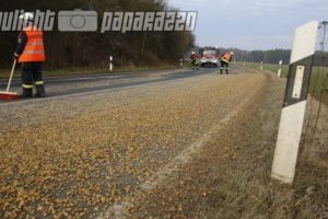 LKW verliert Ladung bei Neschwitz