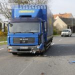 Audi kracht bei Bernsdorf in LKW