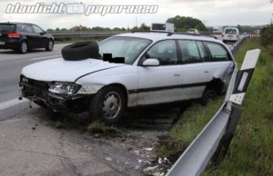 Bautzen: Schutzplanke rettet Opel-Fahrer möglicherweise das Leben