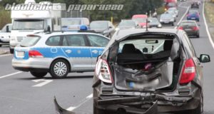 Ottendorf-Okrilla: Beim Wenden – Motorrad kracht in PKW