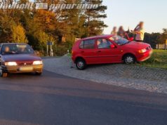 Fischbach: Tiefstehende Sonne – PKW fährt auf Kreisverkehr