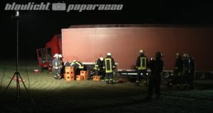 Zescha: Getränke-Laster verfährt sich und droht umzukippen