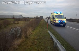 Salzenforst: Peugeot landet neben der Autobahn