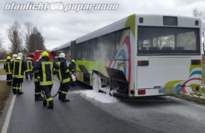 Großröhrsdorf: Linienbus fängt Feuer – Fahrer verletzt