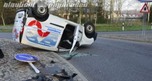 Ohorn: Transporter landet nach Unfall auf dem Dach