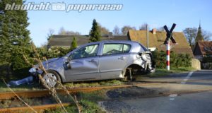 Weixdorf: PKW von Zug erfasst – Schutzengel an Bord