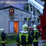 Kamenz: Alte Lagerhalle brennt komplett ab
