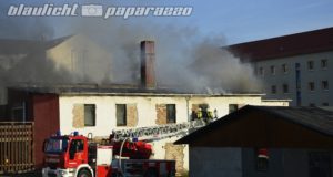 Radeberg: Brand in Baufirma beschäftigt Feuerwehr
