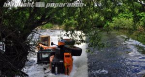 Görlitz: Diebe lassen geklauten Radlader in der Neiße liegen