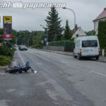 Pulsnitz: Moped kracht gegen Transporter