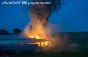 Großbrand in Wallroda – Feuerwehr kämpft stundenlang mit den Flammen