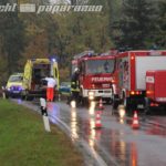 Auto landet nach Crash in Garten