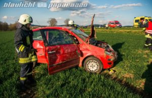 Auto überschlägt sich zwischen Steina und Pulsnitz