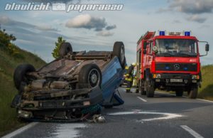 Auto überschlägt sich bei Kleinwolmsdorf