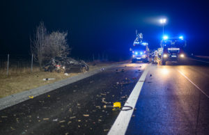 Beifahrer stirbt bei schwerem Unfall auf der A4