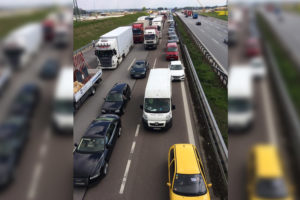 rettungsgasse-falsch