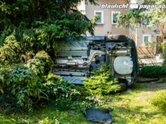 Auto kracht in Doberschau gegen Bäume