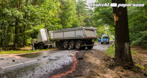 Kleintransporter kracht in LKW – Autofahrer kommt ums Leben