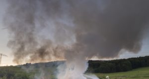 Feuerwehr löscht brennenden Unrat bei Tautewalde