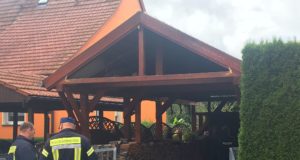 Heiße Asche sorgt für Feuerwehreinsatz