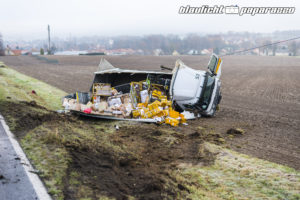 LKW landet bei Pulsnitz auf der Seite