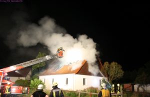 Brandstiftung? Wohnhaus in Wiednitz geht in Flammen auf