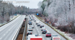Sonntagsverkehr führt zu Stau auf der A4