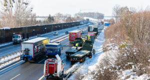 Stau! Militärkolonne verunfallt auf A4 bei Pulsnitz