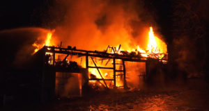 Scheune brennt in voller Ausdehnung