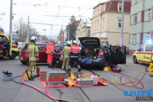 Dresden – Drei Verletzte nach Kreuzungscrash