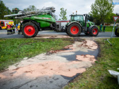 Umgekippte Landmaschine sorgt für ABC-Einsatz