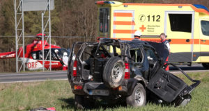 Osterausflug endet mit schwerem Crash: Fünf Verletzte, darunter 2 Kinder