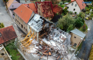 Leerstehende Gebäude brennen in Kamenz