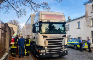 Mitten am Tag: Dreiste Diesel-Diebe zapfen LKW-Tank leer