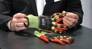 Der TH-Handschuh Specter von SEIZ