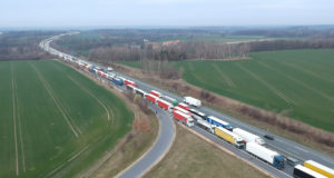 Grenzen dicht: Verkehrskollaps auf der A4 bei Görlitz