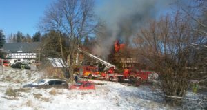 Scheunenbrand greift auf Wohnhaus über