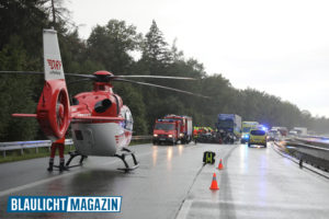 BAB4/Burkau – Schwerer Crash am Burkauer Berg: Eine Person lebenbedrohlich verletzt