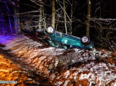 Pkw überschlagen – Fahrerin leicht verletzt