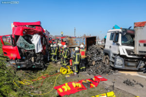 Wilsdruff – Trümmerfeld auf der A4 – Drei LKW krachen ineinander: Ein Toter