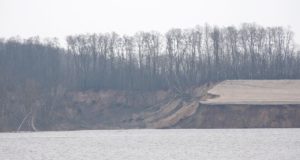 Erdrutsch löst Flutwelle am Knappensee aus