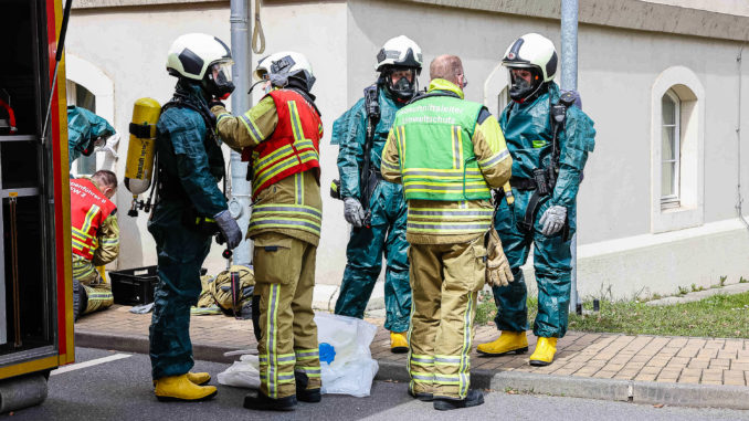 Dresden - ABC-Einsatz am Krankenhaus Friedrichstadt