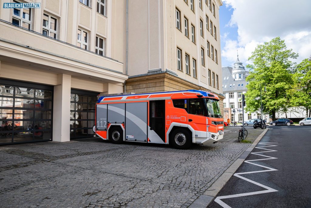 Elektro-Löschfahrzeug: Das ELHF Der Berliner Feuerwehr | Blaulicht ...