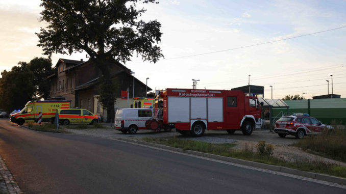 Niesky - Schreckliches Drama am Bahnhof: Jugendliche nach Stromunfall auf Wagon schwerverletzt