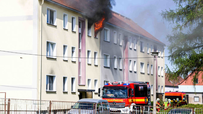Großerkmannsdorf - Brand in Mehrfamilenhaus