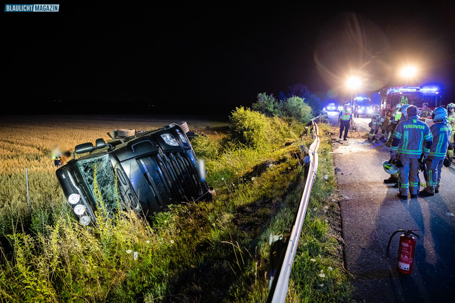 Milchlaster Kommt Von Autobahn Ab Und Kippt Um | Blaulicht-Magazin.net