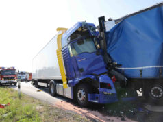 LKW-Unfall auf der A4: Polizei rettet Kinder aus Hitze-Stau