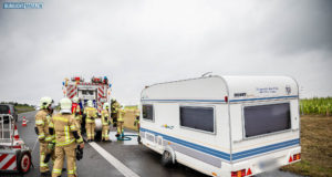 Feuerwehreinsatz auf der A4 nach Defekt an einem Wohnwagen